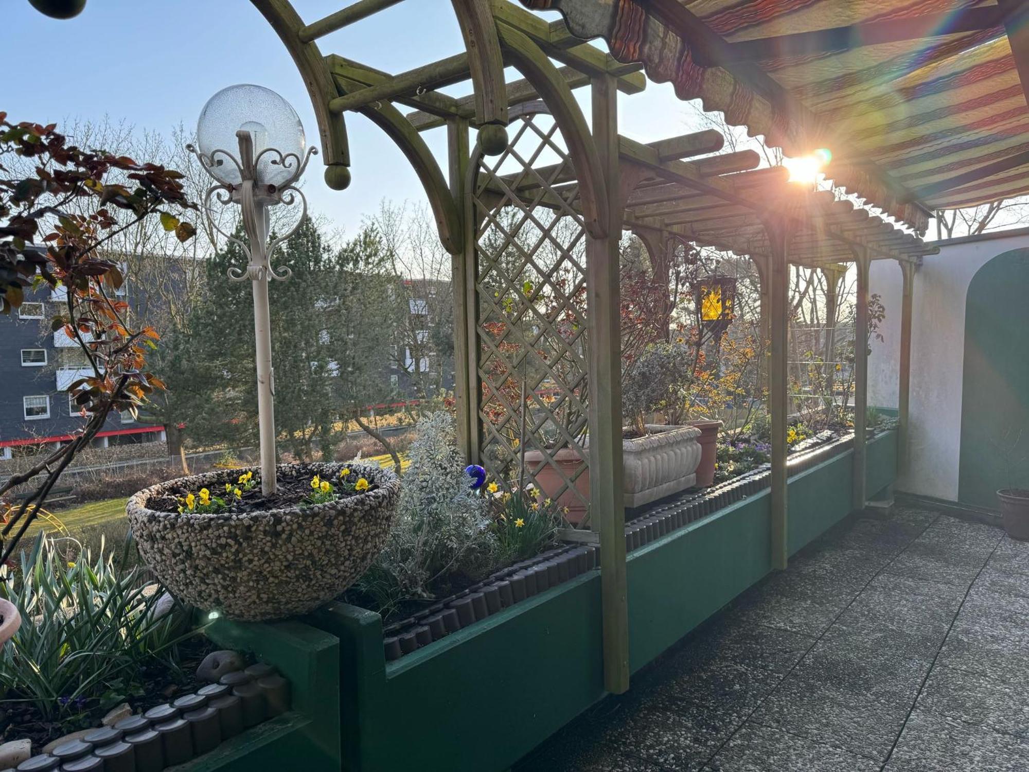 200 Qm Wohnug Mit Sonnenterrasse Und Wintergarten Apartment